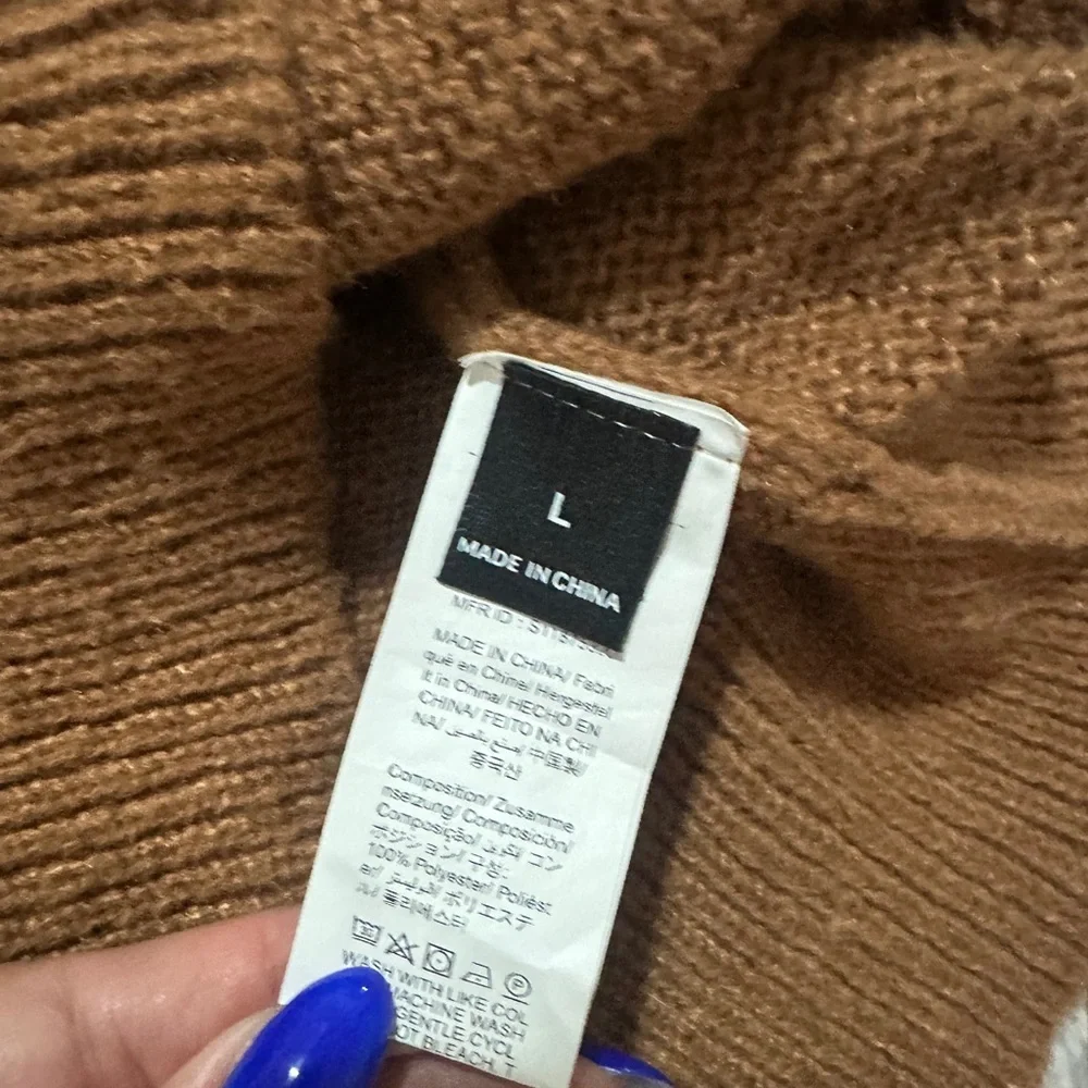 Brown Sleeveless Knit Top with Button Details - Picture 7 of 9